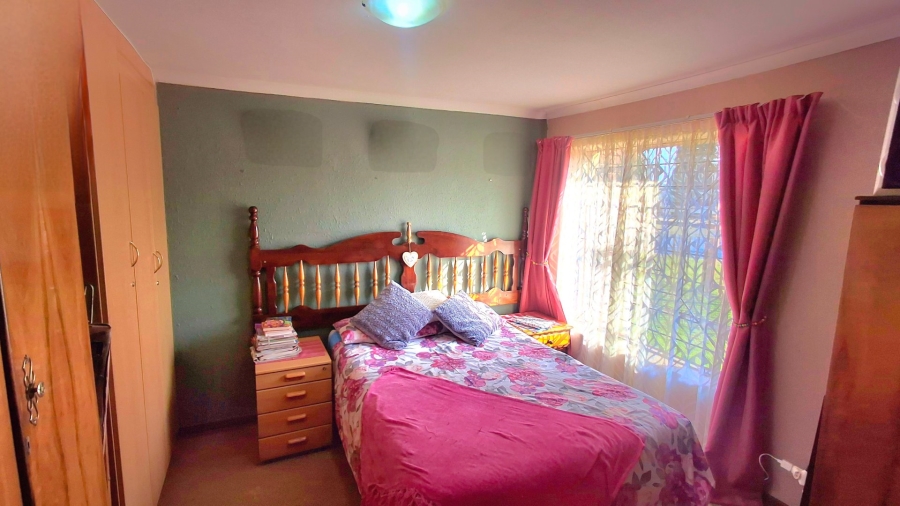 2 Bedroom Property for Sale in Vaalpark Free State